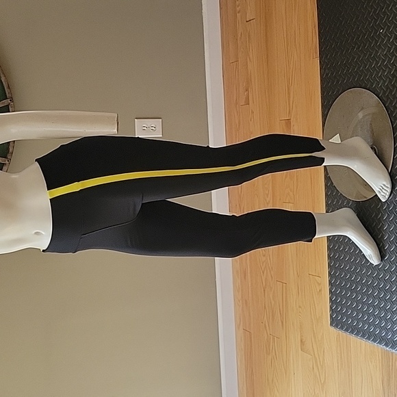 Zyia Active Black Neon Tape Luxe High-rise 7/8 Legging - Picture 3 of 11